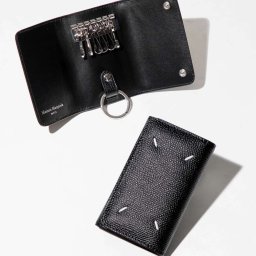 メゾン マルジェラ MAISON MARGIELA SA3UA0004 P4745 キーケース メンズ レディース ファッション小物 4ステッチ 6連 レザー シンプル ロゴ コンパクト スマートキー 革 ギフト カジュアル お祝い 記念 通勤 通学 KEY CHAIN 3 ブラック