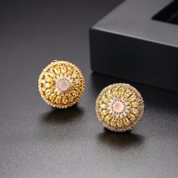 ピアス 両耳用 キュービックジルコニア グリーンとイエロー 真鍮 イエローゴールド シルバー スタッド 大きめ 大ぶり 可愛い かわいい カラフル ラウンド e18012202