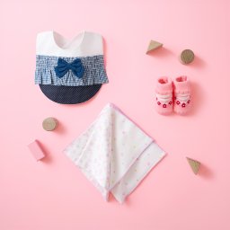 ミキハウスホットビスケッツ　ベビー小物セット ＜クリアBOX付き＞ギフトラッピング　出産祝い　誕生日　お祝い　ベビー服
