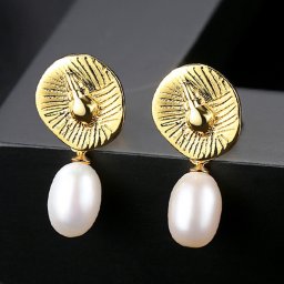 ピアス 両耳用 淡水パール シルバー925 ホワイト イエローゴールド スタッド 中粒 一粒 上品 エレガント 大人 おしゃれ きれいめ ニッケルフリー pe0317