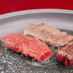 国産 黒毛和牛 焼肉 モモ 300g 牛肉 肉 お肉 焼き肉 もも 赤身 ヘルシー 銘柄牛 高級 ギフト 御祝 内祝 プレゼント 贈り物 贈答 お歳暮 お中元 父の日 母の日 敬老の日 バーベキュー BBQ 冷凍 熨斗対応