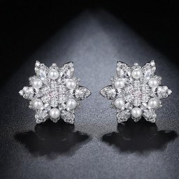 ピアス 両耳用 キュービックジルコニア イミテーションパール 真鍮 ホワイト ピンク シルバー スタッド 中粒 小粒 4本爪 上品 大人 モチーフ フラワー 花 e17081003