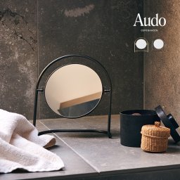 Audo Copenhagen ニンバス テーブルミラー[卓上ミラー 北欧 おしゃれ 角度 調整 拡大鏡 ミラー 丸 真鍮 拡大 鏡 メイク 化粧 朝 身支度 卓上 拡大ミラー 丸型 ドレッサー 洗面台]