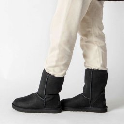 アグ UGG 1016223 ブーツ レディース シューズ ムートンブーツ クラシック ショート II 2 W CLASSIC SHORT II シープスキン ショート ボア レザー 通勤 通学 デイリーユース 普段使い タウンユース 靴 ウィンター 防寒 あったか  女性 おしゃれ ブラック 23～27cm