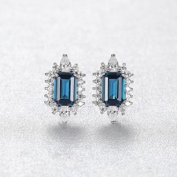ピアス 両耳用 FORMICA Nanocrystal ブルー シルバー925 シルバー スタッド エメラルドカット 中粒 4本爪 ヘイロー エレガント おしゃれ きれいめ ce0614