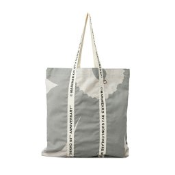 マリメッコ marimekko バッグ トートバッグ 肩掛けバッグ Unikko60周年 093346 907 CARRIER MIDI UNIKKO LIGHT GREY ライトグレー系