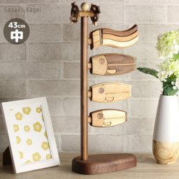 ササキ工芸 鯉のぼり 和 中 天然木 TOY-KOI-M[こいのぼり 室内 スタンド 置物 オシャレ かわいい 木 端午の節句 こどもの日 初節句 男の子 玄関 飾り 木製 おしゃれ 木目込み 旭川 クラフト 五月人形 コンパクト 子供の日] 即納