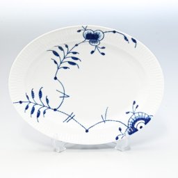 ロイヤルコペンハーゲン ROYAL COPENHAGEN ブルーフルーテッドメガ オーバルディッシュ 30.5cm 2381373 【日本未発売】 【スペシャルラッピング660円(別売り)】 北欧食器 洋食器 誕生日 お中元 還暦祝い 結婚祝い 結婚式 バレンタイン 高級 父の日 母の日 即日発送 成人祝い ホワイトデー
