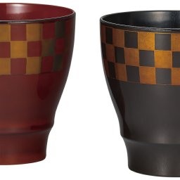 【送料無料】 山中漆器 木質　漆　カップペア　白檀　市松（高級 工芸品 お歳暮 外国人 お土産 日本製 ギフト 海外発送可 プレゼント お土産 御礼 お祝 記念 誕生日  お中元）なごみや本舗