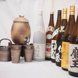 信楽焼・明山窯　焼酎サーバー　火色金小紋　2200ｃｃ(滋賀県)+萬古焼・備前金彩焼酎ペアカップ 氷入れ(三重県)+芋焼酎 森伊蔵 伊佐美 村尾 佐藤黒 富乃宝山 魔王 1800ml