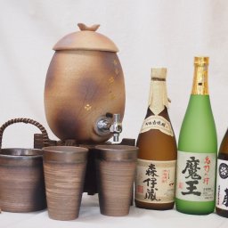 信楽焼・明山窯　焼酎サーバー　火色金小紋　2200ｃｃ(滋賀県)+萬古焼・備前金彩焼酎ペアカップ 氷入れ(三重県)+芋焼酎 森伊蔵 魔王 佐藤 白 720ｍｌ