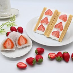 ☆"いちごづくし" 旬果バウムサンド＆旬果大福いちごのセット【熨斗対応可・紙袋付き】苺 バウムクーヘン バームクーヘン フルーツサンド フルーツ大福 大福 和菓子 個包装 デザート おやつ おいしい 両親 祖父母 父 母 祖父 祖母 大人 こども 家族 親戚 みんなで 手土産 ご褒美 自宅用 誕生日 御礼 挨拶 お返し 祝い 御祝 お取り寄せ プレゼント