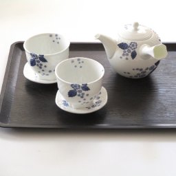 ウェッジウッドWEDGWOOD ストロベリーブルームインディゴ　ジャパニーズポット・湯呑みセット【御結婚御祝・内祝・新築御祝・還暦御祝・御礼・寿・ギフト包装可能】