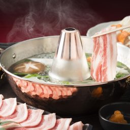 敬老の日 千葉県産 恋する豚 しゃぶしゃぶ700g しゃぶしゃぶ 肉 しゃぶしゃぶ肉 お肉 グルメ 人気 おすすめ ギフト 贈答 取り寄せ お取り寄せグルメ お取り寄せ 熨斗 のし 贈り物(代引不可)【送料無料】