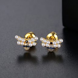 ピアス 両耳用 キュービックジルコニア ホワイト 真鍮 イエローゴールド スタッド モチーフ イミテーションパール 人工パール 花 フラワー e20032609