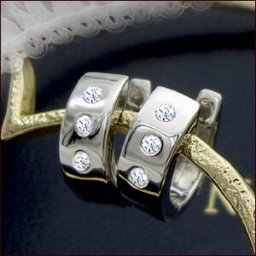 【完全無色透明Fカラー・高級仕様PT900(約)4.30g】pt900【0.12ct】ドッツダイヤモンドフープピアス『Dot』［SIクラス F～Dカラー 無色透明 GOOD～VERYGOOD］ハートアンドキューピット 中折れ 可愛い シンプル ペアジュエリー メンズ レディース フープ 母の日 ギフト 誕生日 記念日【送料無料】    LP-425A