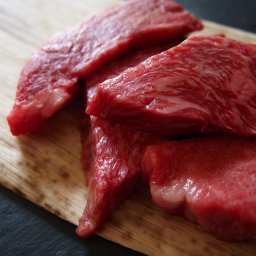 飛騨牛グリルカットステーキ 200g 切り落とし 飛騨牛 高級 家庭用 モモ肉 リブロース 肩肉 おまかせ セット 有限会社丸福商店 岐阜県 送料無料