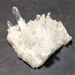 キラキラ感が半端ない!!愛くるしい 四川水晶クラスター 原石 64g 運気好転 オブジェ 置物 開運 浄化作用 お守り効果 ギフト 贈り物 プレゼント