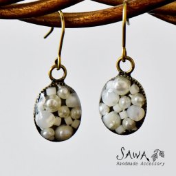 【SAWA サワ】マザーオブパール 淡水パール レジン ピアス・イヤリング (p-63)  ハンドメイド 手作り 作家 アクセサリー レディース ナチュラル シンプル おしゃれ コーディネート カジュアル きれいめ 上品 ナチュラン 母の日