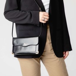 マルニ MARNI PFMO0089U0 P6519 ショルダーバッグ レディース バッグ ミニショルダー ウェイビーポーチ 肩掛け カジュアル ロゴ お祝い 鞄 プレゼント ギフト ブラック