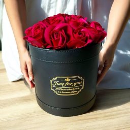 【ワインレッド レザーフラワーボックス】「サヴォンローズ」 花束 ブーケ バラの花束 薔薇の花束 花ギフト フラワーギフト フラワーボックス プロポーズ サプライズ ソープフラワー シャボンフラワー 石鹸フラワー 石鹸の花 石鹸のバラ 枯れない花 インテリア 母の日 父の日 敬老の日 クリスマス バレンタイン ホワイトデー 誕生日 入学 卒業 就職 結婚祝い 結婚記念日 退職祝い 記念日 