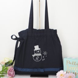 プレゼント 名入れ 名前入り 雪だるまコットンギャザーバッグ 誕生日 女友達 トートバッグ ギフト イニシャル 推し活 団扇バッグ うちわバッグ レディース 女性 おしゃれ お母さん プチギフト 出産祝い ランキング 楽天 花以外 喜ばれる 実用的 70代 80代