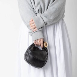 ジルサンダー JIL SANDER J07WF0005 P4845 ポーチ レディース ファッション小物 ミニバッグ スモール バック クラシカル 小物入れ エンボスロゴ レザー プレゼント ギフト 鞄 黒 ブラック 誕生日 記念 ブラック