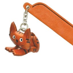 とらねこおすわり チャームブックマーカー【レザー 本革 VANCA バンカクラフト革物語 国産 ハンドメイド 贈り物 即納】