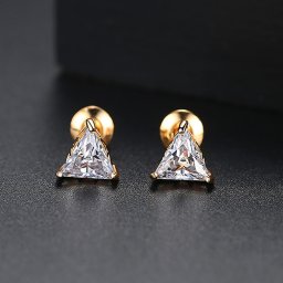 ピアス 両耳用 キュービックジルコニア 真鍮 ホワイト イエローゴールド スタッド トライアングル シンプル 上品 エレガント ニッケルフリー e18110501
