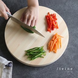 teine 福井県産の檜まないた 30cm 丸型[桧 まな板 丸 木製 おしゃれ 30 まないた 大 丸型 檜 木のまな板 ひのき 国産 カッティングボード サービングボード 日本製 木製まな板]