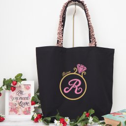 プレゼント 名入れ 名前入り リング フリルハンドルトートLサイズ 誕生日 女友達 トートバッグ ギフト イニシャル 推し活 団扇バッグ うちわバッグ レディース 女性 おしゃれ お母さん プチギフト 出産祝い ランキング 楽天 花以外 喜ばれる 実用的 70代 80代