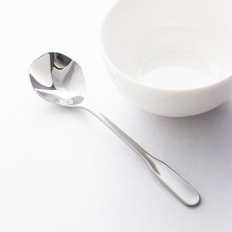 【名入れ】YAMACO スープ賢人「ES6」（スープスプーン）【ネコポス】〇カトラリー・ステンレス・名入れ無料・誕生日・新生活・プチギフ・ト・オリジナル・人間生活工学・父の日