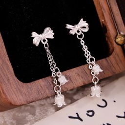 リボンとお花のゆらゆらピアス リボン ピアス 花 フラワー 揺れる チェーン スタッドピアス シルバーポスト