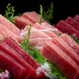 敬老の日 神奈川 「三浦三崎」 天然本まぐろ・目鉢まぐろ食べ比べセット 400g 中元 歳暮 ギフト 贈り物 プレゼント お祝い 記念日 贈答 食べ物 魚 熨斗(代引不可)【送料無料】