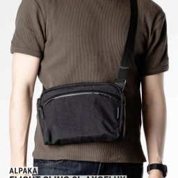 アルパカ ALPAKA FLIGHT SLING 2L AXOFLUX フライト スリング アクソフラックス AA010460124 ショルダーバッグ ユニセックス バッグ