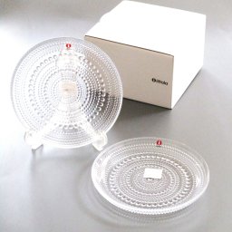 ブランドギフト箱付属　イッタラiittala　カステヘルミ　17㎝プレートペア(クリア）【レビュー記載で送料無料】【ブランド食器】【御結婚御祝・内祝・新築御祝・還暦御祝・御礼・寿・ギフト包装可能】