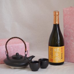 国産美濃焼 黒千代香2合セット2客ツル付(450g)恒松酒造 無濾過球磨焼酎 球磨拳 (熊本県) 720ml