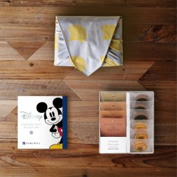 お返し・内祝いに！風呂敷で贈る｜ディズニーカタログギフトセレクション HAPPYコース ＋ Speciality Coffee＆バームセット<br><br>お歳暮 お年賀 結婚式引き出物 結婚お祝い 結婚内祝い（お返し） 出産お祝い 出産内祝い（お返し） 快気祝い 母の日 父の日 秋ギフト 敬老の日  弔事