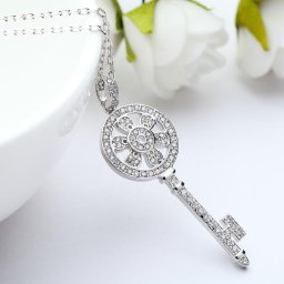 ネックレス キュービックジルコニア 真鍮 ホワイト シルバー 小豆 アズキチェーン カニカン 40+5cm 揺れる ゆれる 大きめ 大ぶり おしゃれ モチーフ キー 鍵 n15090513