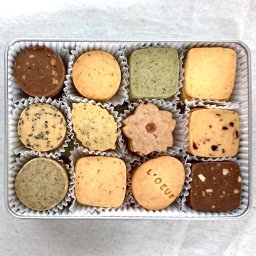  クッキー缶　アンサンブル・さくら特小【シルバー缶浅】さくら 春のクッキー缶 クッキー詰め合わせ 焼き菓子 自然卵使用 こだわり素材使用 さくら よもぎ たまご ギフト 贈り物 手土産