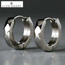 【クリーナープレゼント】ライオンハート LION HEART “THE EDGE”エングレイブ カッティングフープピアス（2個セット）/スペシャルパッケージ/サージカルステンレス（金属アレルギー対応）03EA056BOX 国内正規品 ホワイトデー バレンタインデー クリスマス 結婚記念日 還暦祝い 入学 卒業 入社祝い 退職 プレゼント ギフト 贈り物 恋人 夫婦 母の日 父の日 