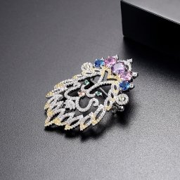 ブローチ キュービックジルコニア ホワイト 真鍮 シルバー 可愛い かわいい きれいめ カジュアル モチーフ ライオン らいおん カラフル x16122410