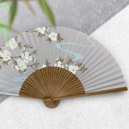扇子 女性用 かわいい おしゃれ メール便なら 送料無料 紙せんす 桜流水 紙箱サービス 名前 名入れ 可能 のし紙 毛筆 代筆 無料 レディース 婦人 センス 母の日 敬老の日 浴衣 ゆかた 海外土産 pya463 .扇子.