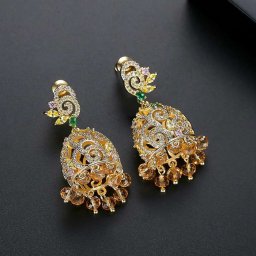 ピアス 両耳用 キュービックジルコニア ホワイト 真鍮 イエローゴールド スタッド 揺れる ゆれる ぶら下がり 大きめ 大ぶり きれいめ シャンデリア e190907