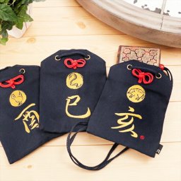 Rootote ルートート スマホ ポシェット 通販 TINYROO タイニールー ユニセックス お守り ショルダー 刺繍 旅行 スマホケース トートバッグ 干支 スマホポーチ レディース トートバッグ