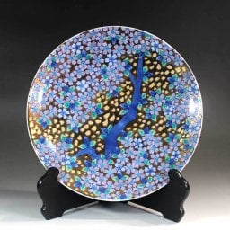 【有田焼 陶芸家 藤井錦彩作】有田焼美術品 染錦黄金桜絵飾り皿 文字入れ可能な木箱入り（伝統工芸品・絵皿・飾皿・法人ギフト）