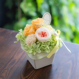 【花に記念日プリント】パステルプリザーブドフラワーアレンジM≪オレンジ≫