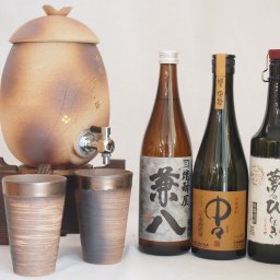 信楽焼・明山窯　焼酎サーバー　火色金小紋　2200ｃｃ(滋賀県)+萬古焼・備前金彩焼酎ペアカップ(三重県)+芋焼酎 兼八 中々 麦焼酎 5年長期熟成夢のひととき 720ml