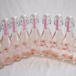 9本セット(フルーツ甘口ロゼサクラさくらの花入りalco6度(山梨県)) 375ml×9本