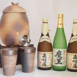 信楽焼・明山窯　焼酎サーバー　火色金小紋　2200ｃｃ(滋賀県)+萬古焼・備前金彩焼酎ペアカップ(三重県)+芋焼酎 魔王 森伊蔵2本 720ml